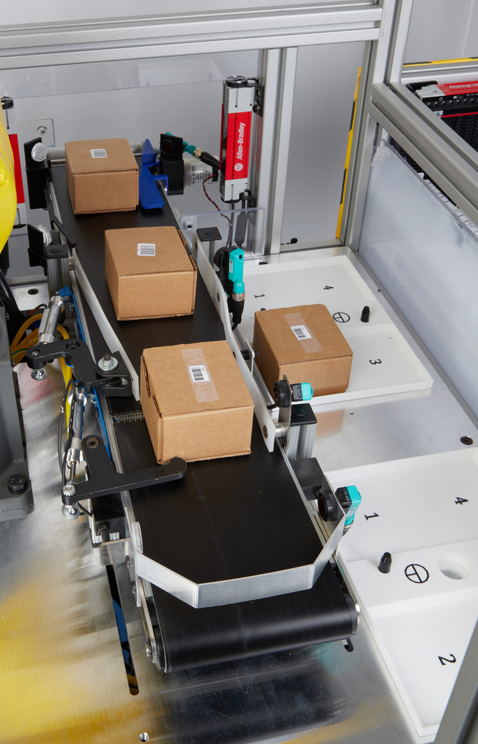 Smart Robot Logistics Palletizing Workcell Amatrol Logistics Trainers