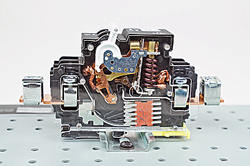 DAC Model: 273-907 Close DAC Worldwide Technical Trainers